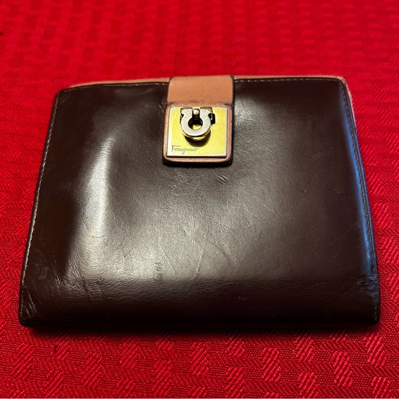 Salvatore Ferragamo Handbags - VTG Authentic Salvatore Ferragamo Bifold Calfskin Leather Wallet Gancini Clasp